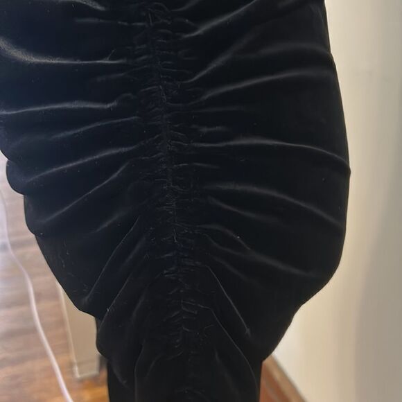 House of Harlow 1960 black velvet one shoulder ruched dress Size M New - Picture 5 of 10